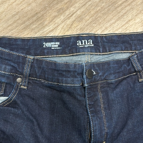 A.N.A lot sz 24W drk blue, blck skinny jeans,1 (time and true)blue shorts EUC - Picture 3 of 12